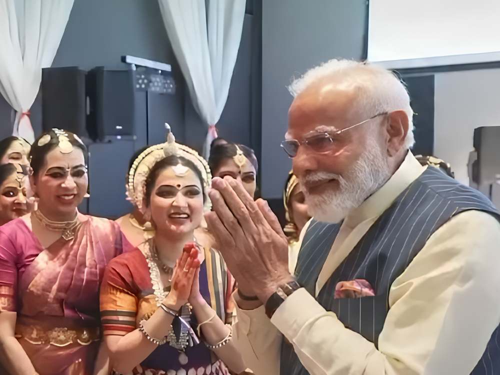 Performance before Prime Minister Narendra Modi